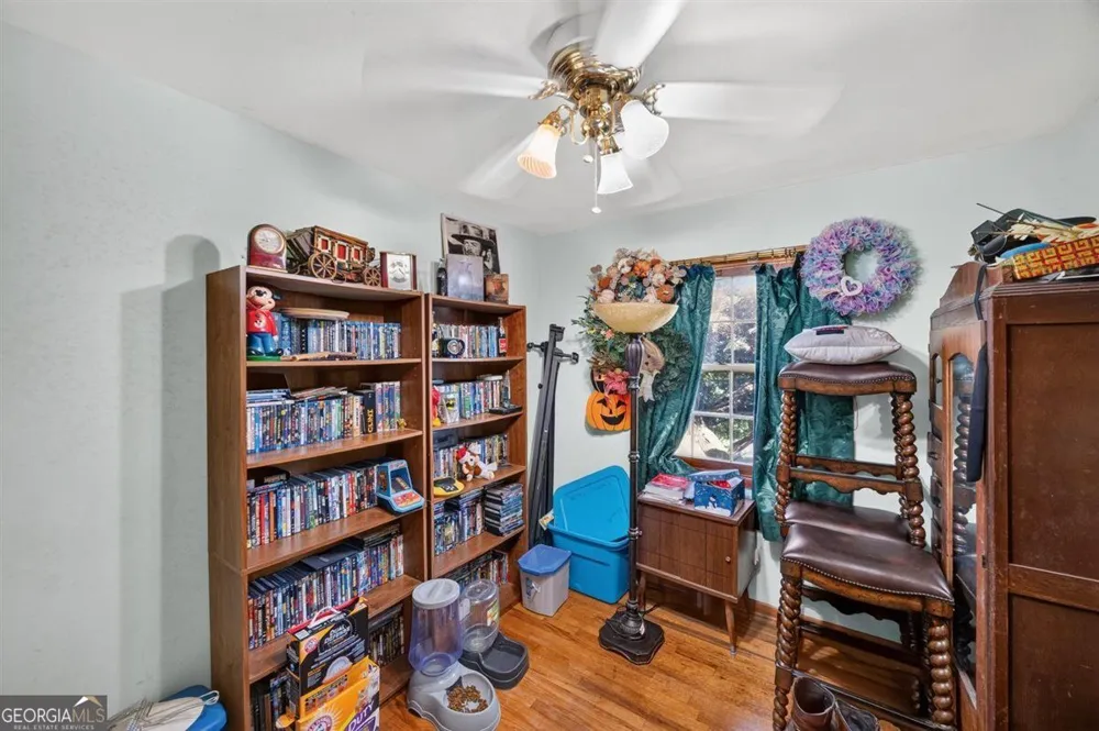 216 Harris ST Warner Robins, GA 31093