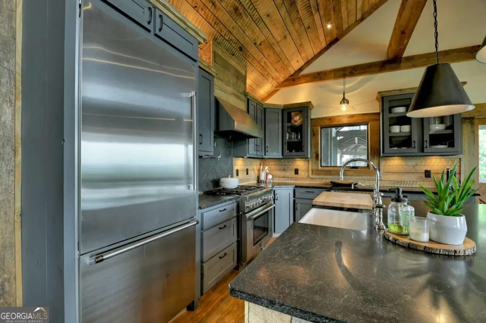 440 Cochise RD Blue Ridge, GA 30513