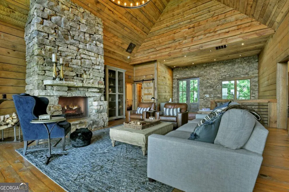 440 Cochise RD Blue Ridge, GA 30513