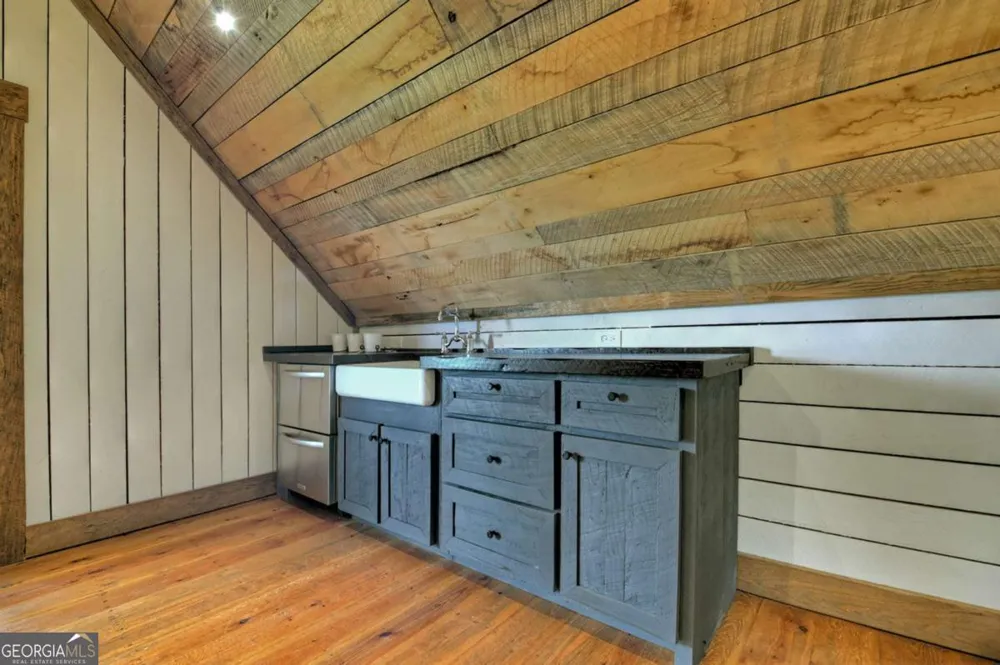 440 Cochise RD Blue Ridge, GA 30513