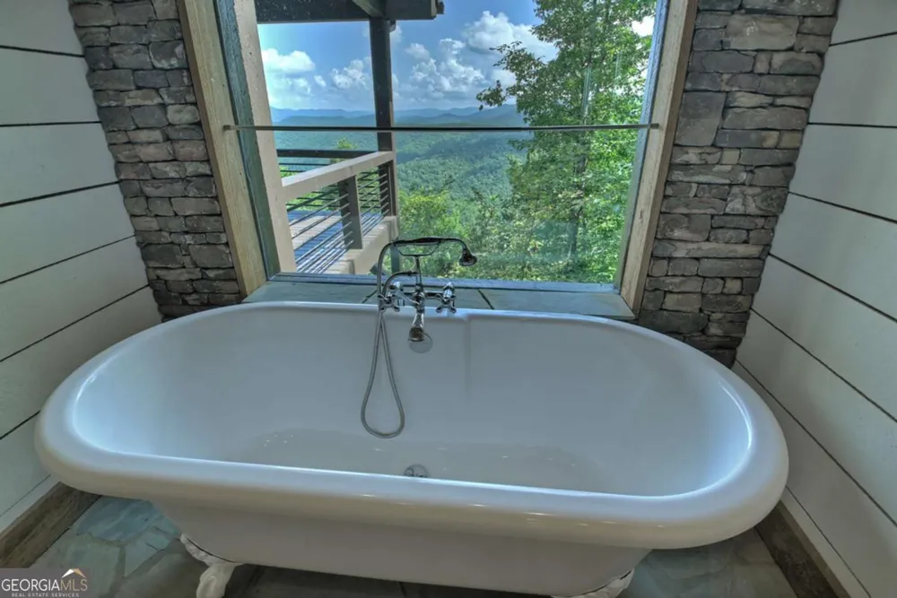440 Cochise RD Blue Ridge, GA 30513