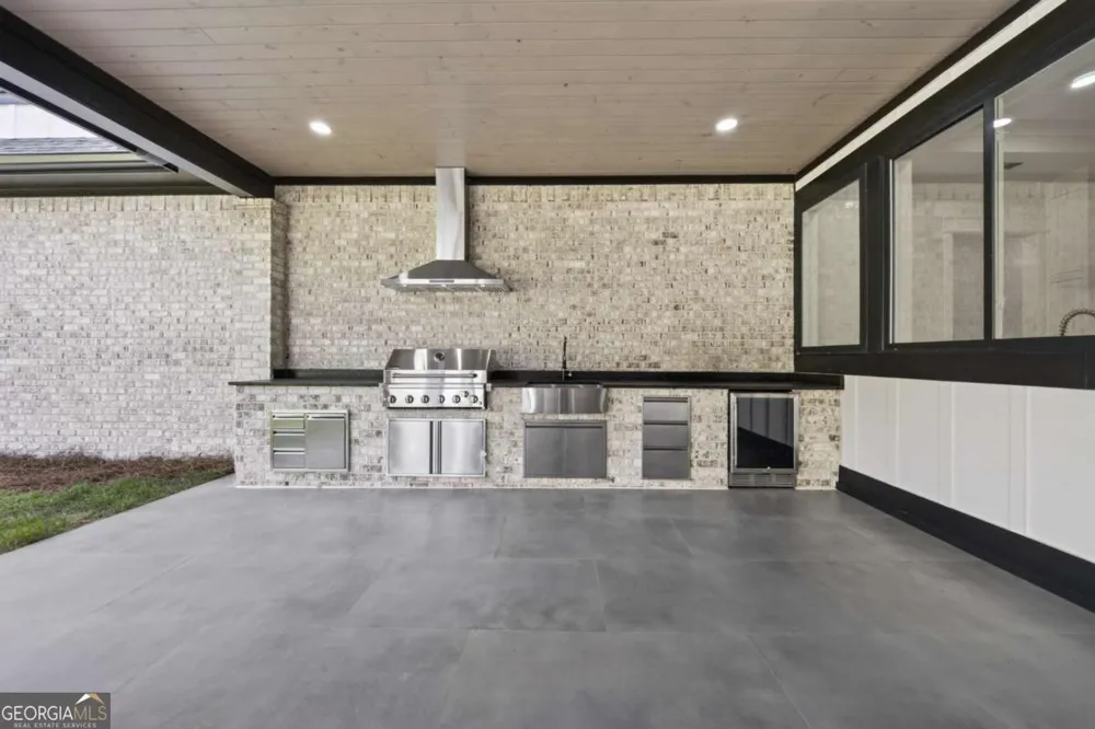 292 Double Springs RD SW Monroe, GA 30656