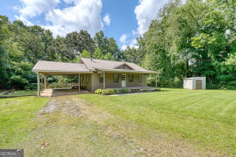 723 Bugscuffle RD Hiawassee, GA 30546