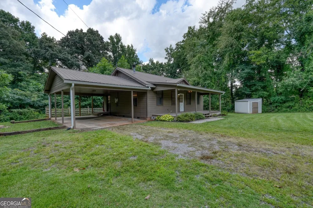 723 Bugscuffle RD Hiawassee, GA 30546