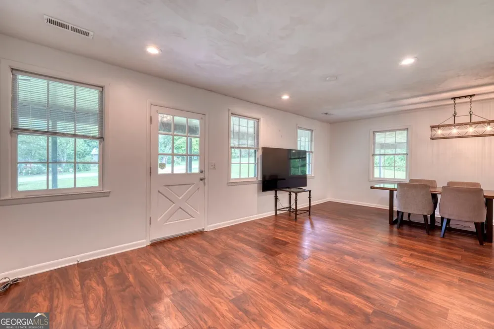 723 Bugscuffle RD Hiawassee, GA 30546