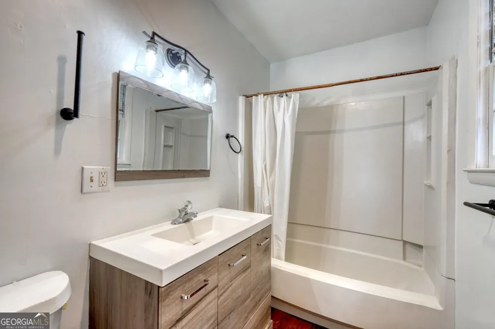 723 Bugscuffle RD Hiawassee, GA 30546