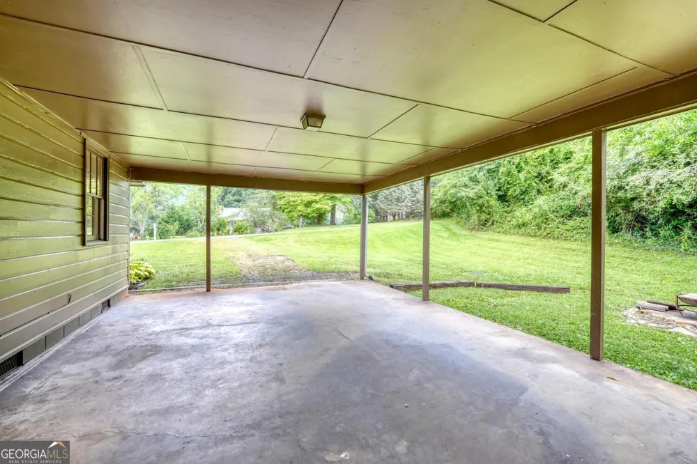 723 Bugscuffle RD Hiawassee, GA 30546