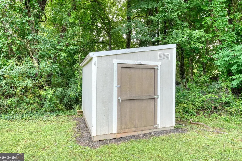 723 Bugscuffle RD Hiawassee, GA 30546
