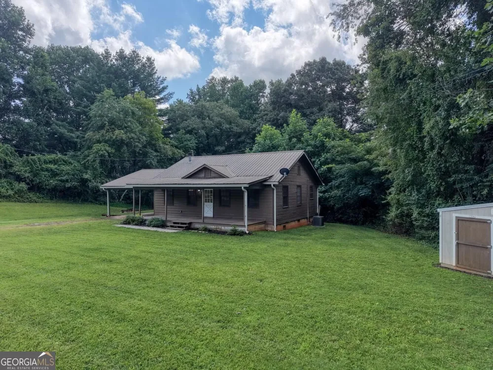 723 Bugscuffle RD Hiawassee, GA 30546