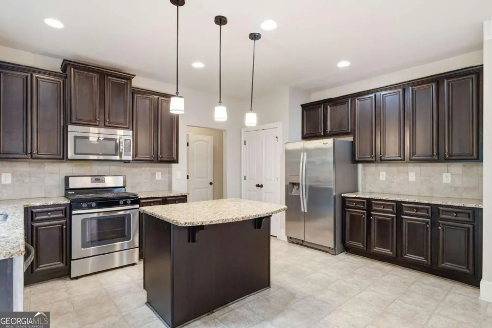 30 Blakely CT Acworth, GA 30101