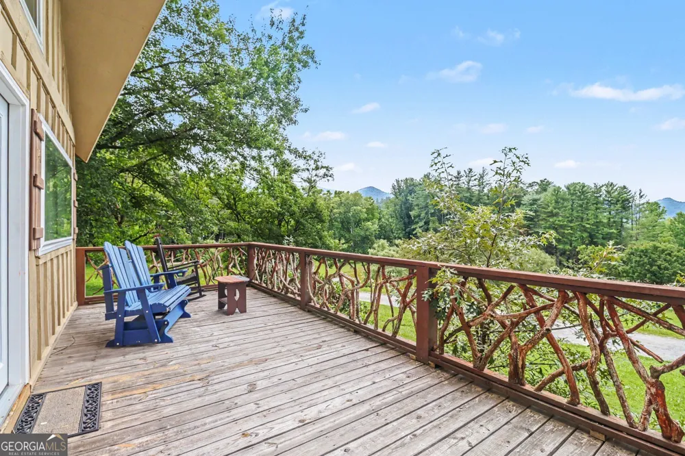 146 Chalet Village LN Dillard, GA 30537