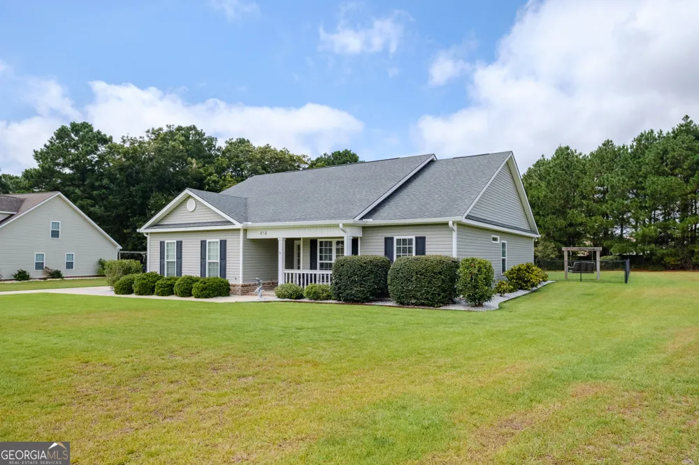 414 Small Pond LN Statesboro, GA 30458