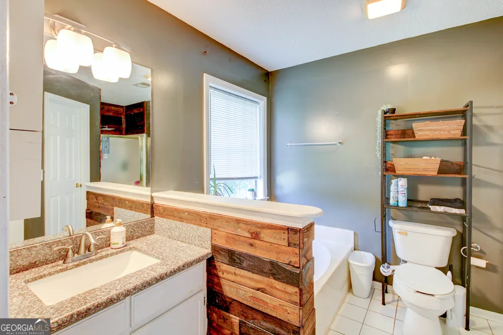 121 Chariot DR Griffin, GA 30224