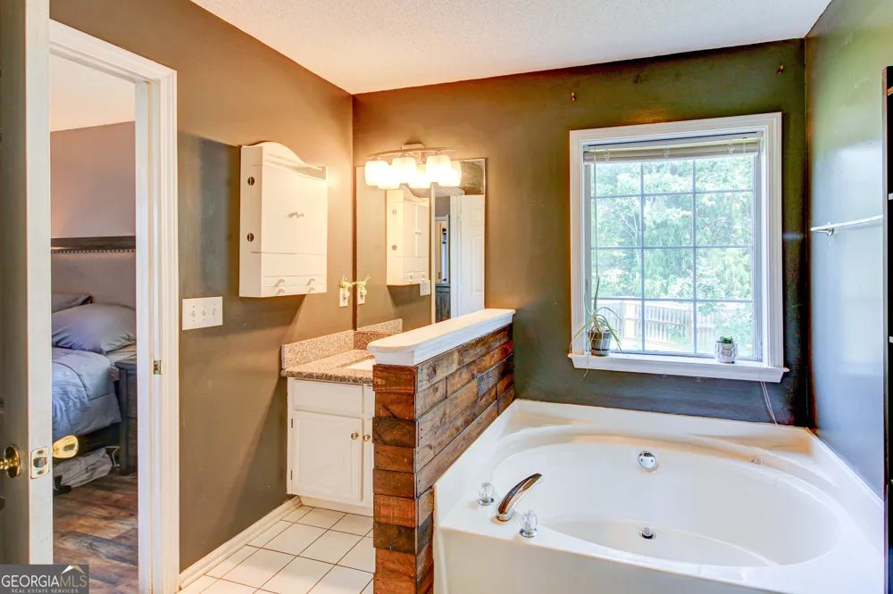 121 Chariot DR Griffin, GA 30224