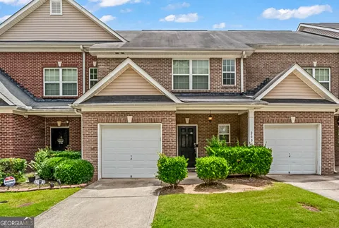2555 Flat Shoals RD
