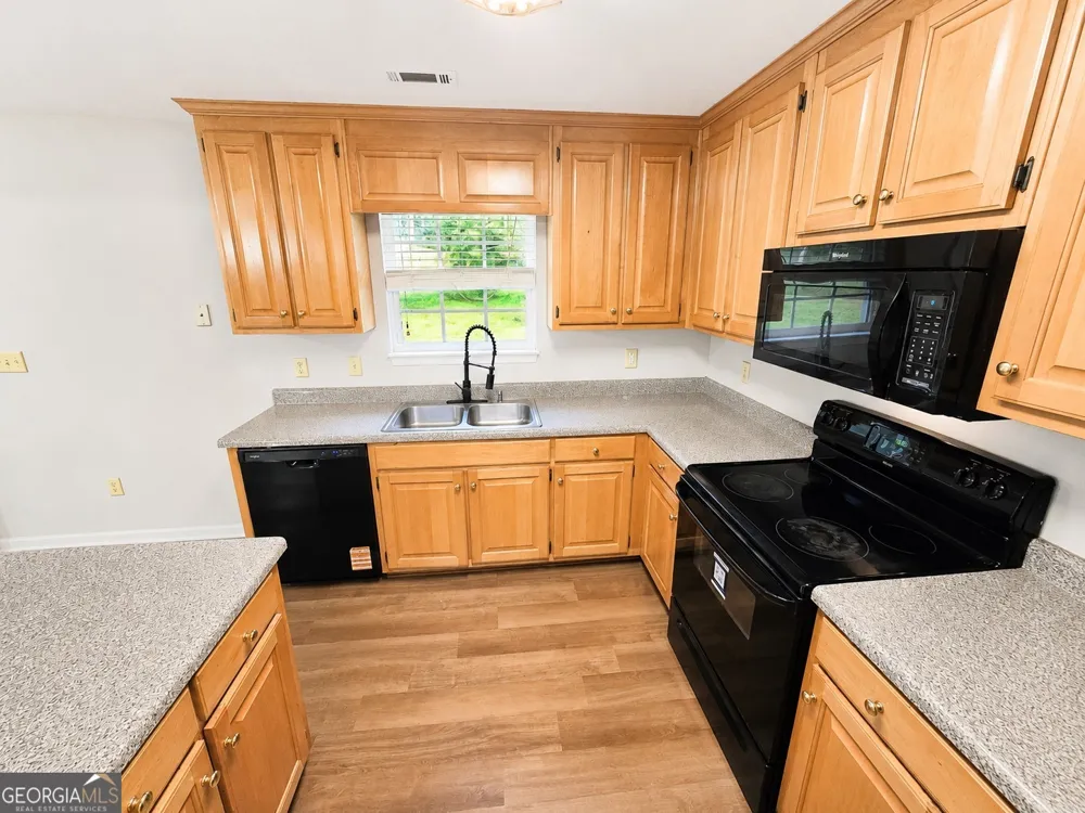 102 Westwood DR Griffin, GA 30223