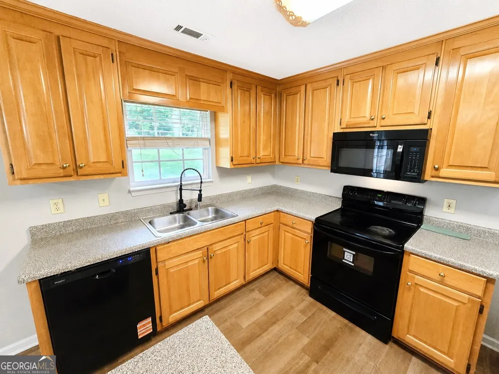 102 Westwood DR Griffin, GA 30223