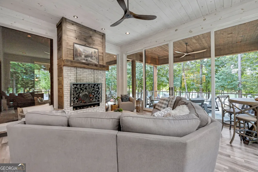 215 Carlota Way Hartwell, GA 30643