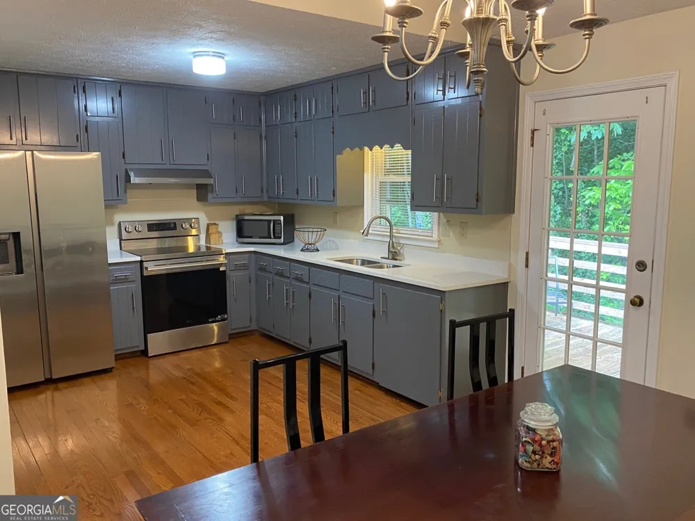 1326 Williamsburg LN Norcross, GA 30093