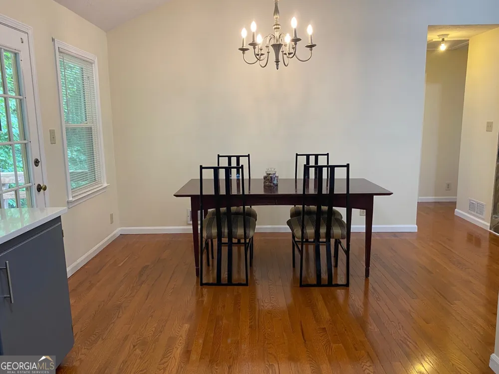 1326 Williamsburg LN Norcross, GA 30093