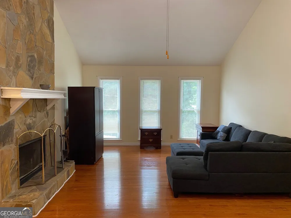 1326 Williamsburg LN Norcross, GA 30093
