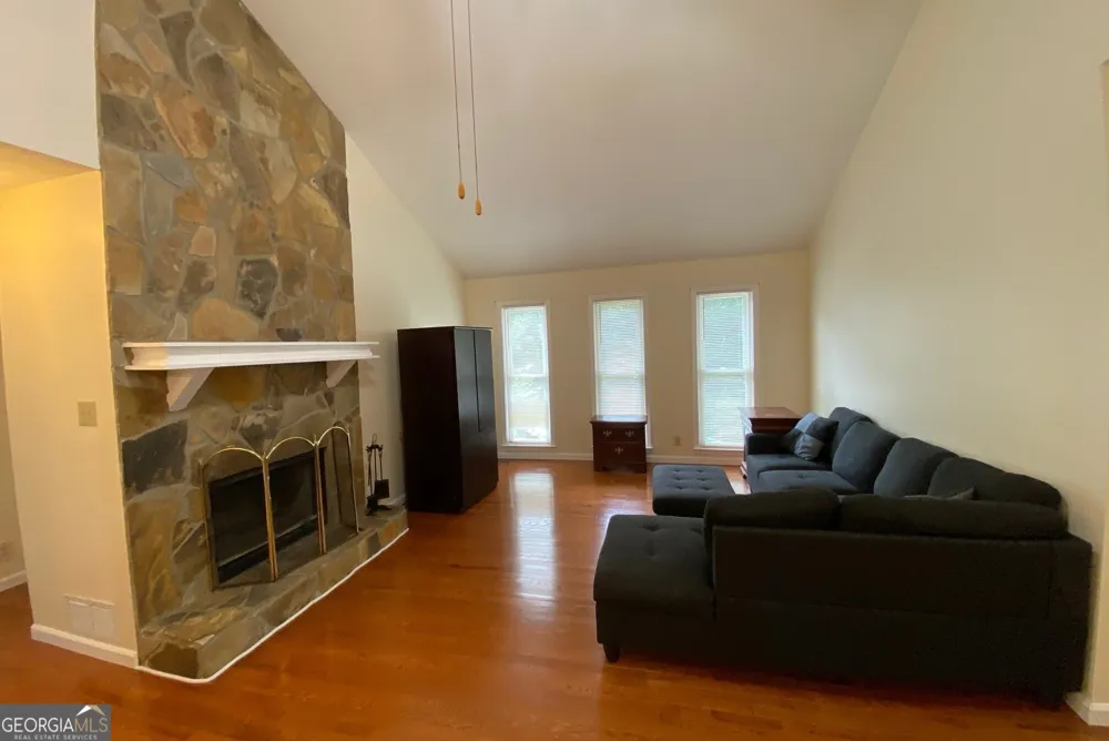 1326 Williamsburg LN Norcross, GA 30093