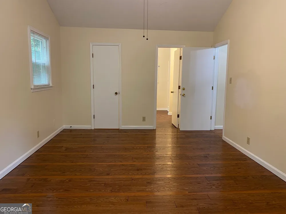 1326 Williamsburg LN Norcross, GA 30093