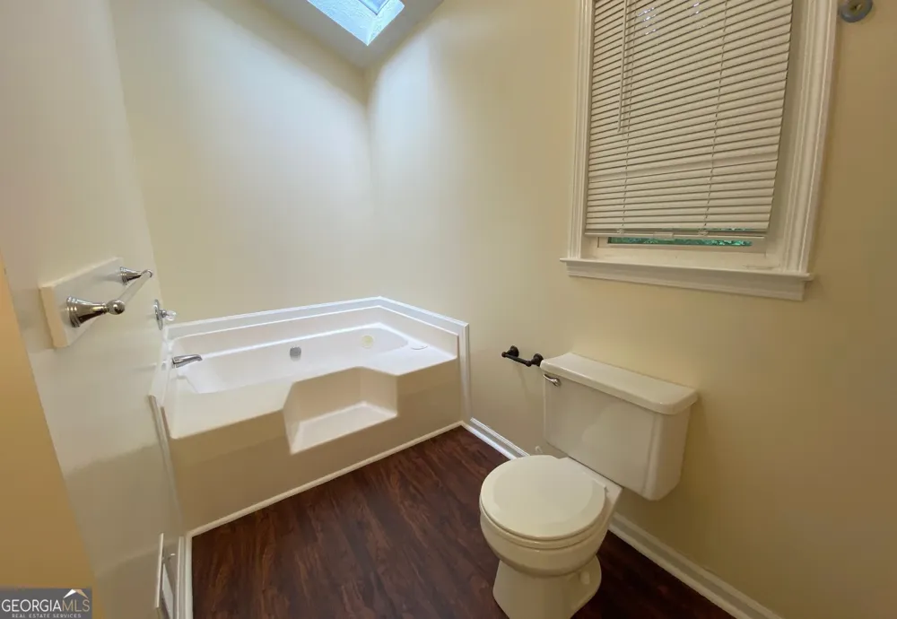 1326 Williamsburg LN Norcross, GA 30093