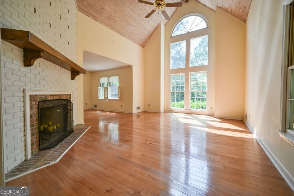 3189 Spring Lake DR NE Conyers, GA 30013
