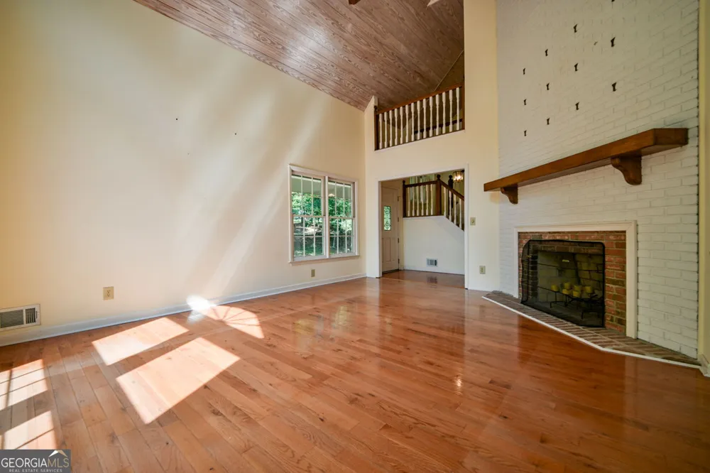 3189 Spring Lake DR NE Conyers, GA 30013
