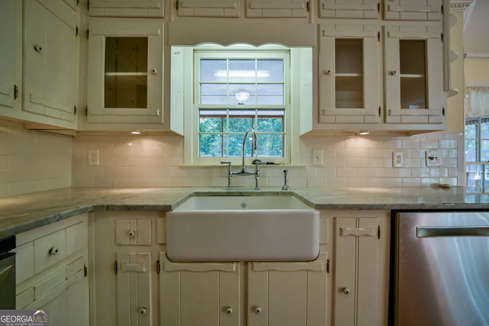 3189 Spring Lake DR NE Conyers, GA 30013