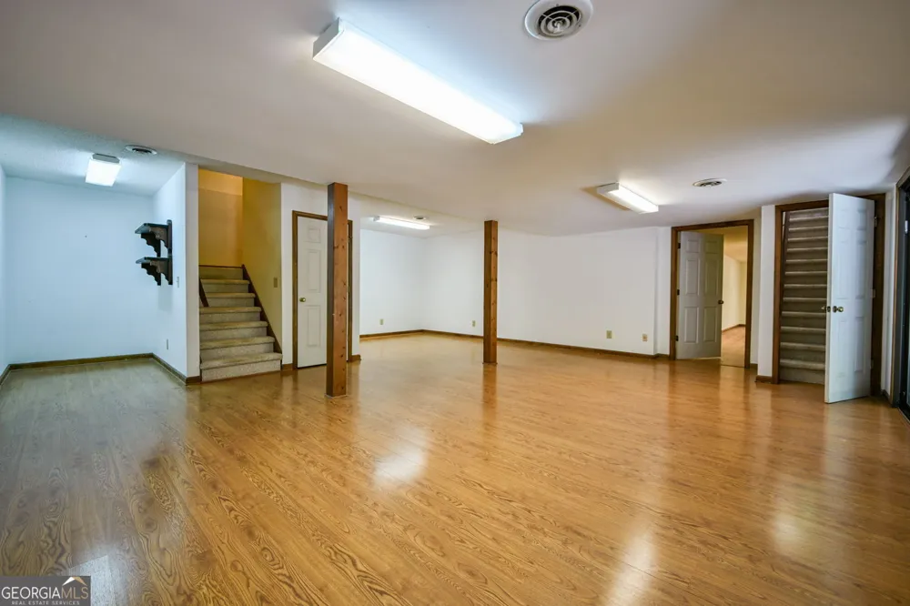 3189 Spring Lake DR NE Conyers, GA 30013