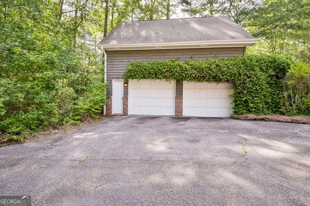 3189 Spring Lake DR NE Conyers, GA 30013