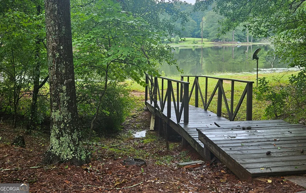 3189 Spring Lake DR NE Conyers, GA 30013