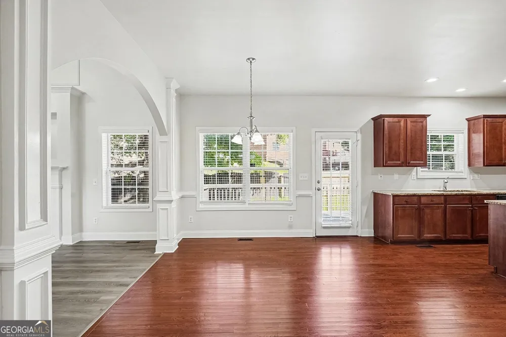 6856 Search Light TRL Lithonia, GA 30038