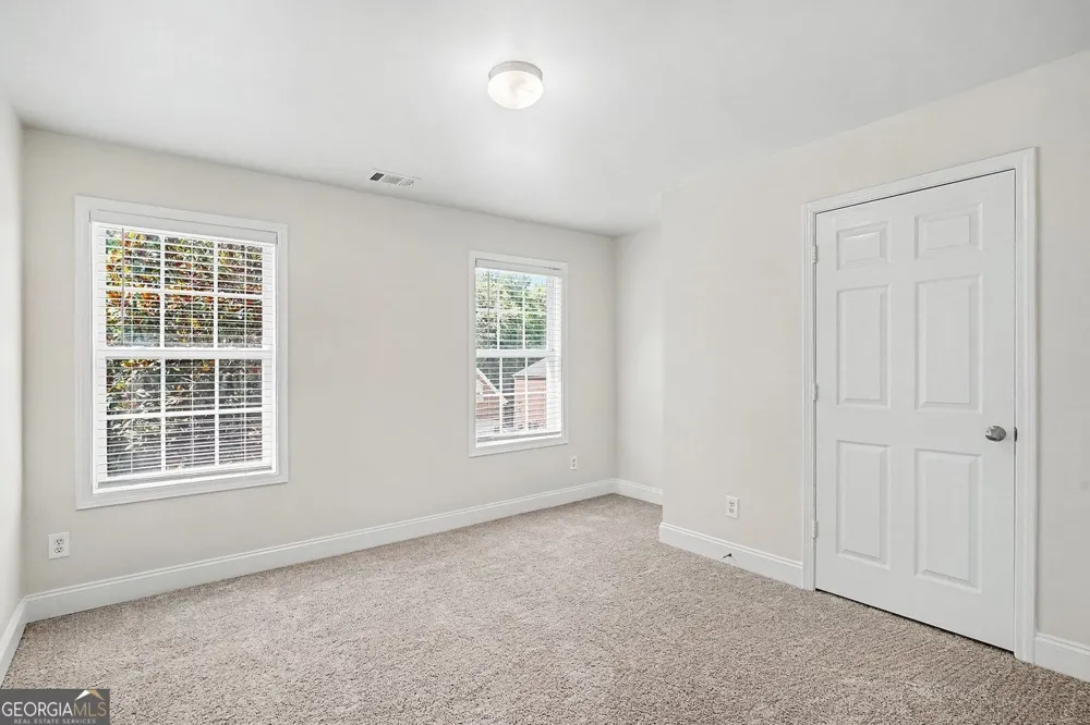 6856 Search Light TRL Lithonia, GA 30038