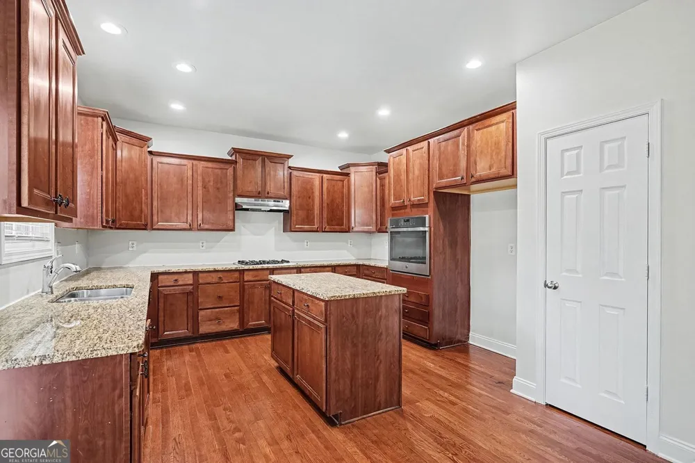 6856 Search Light TRL Lithonia, GA 30038