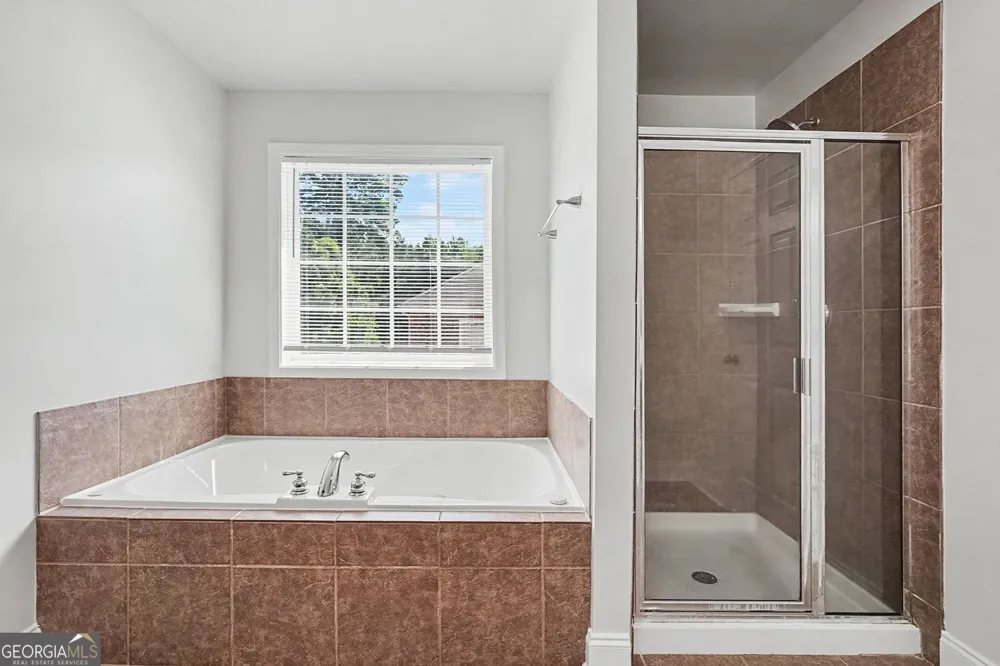 6856 Search Light TRL Lithonia, GA 30038