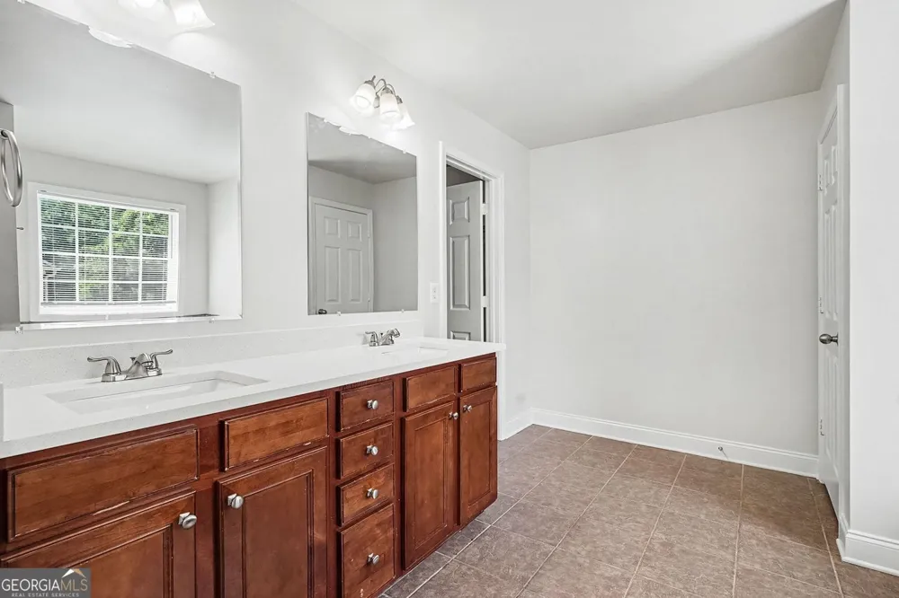 6856 Search Light TRL Lithonia, GA 30038