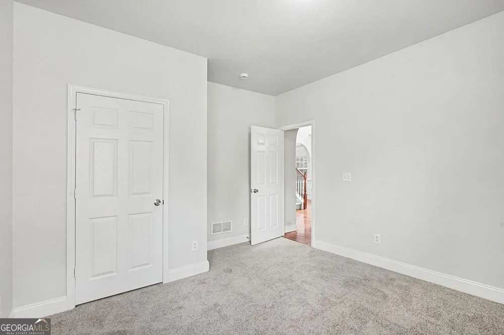 6856 Search Light TRL Lithonia, GA 30038