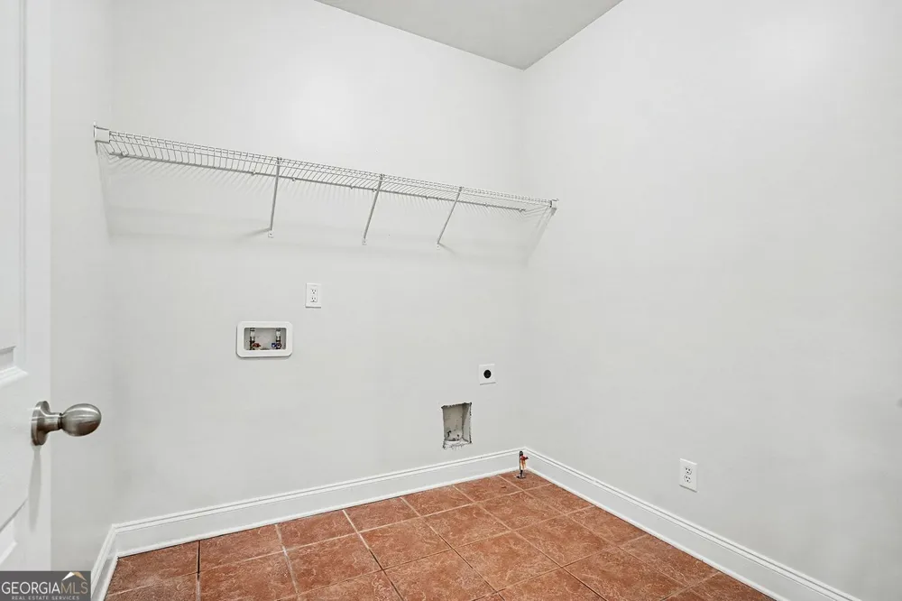 6856 Search Light TRL Lithonia, GA 30038