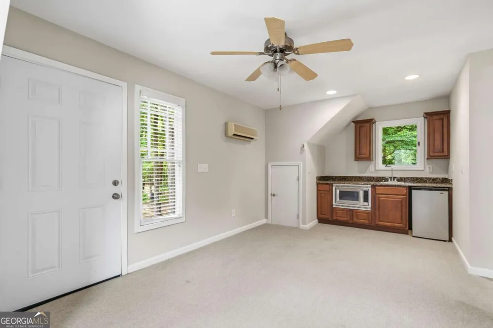 160 Parkside LN Eatonton, GA 31024