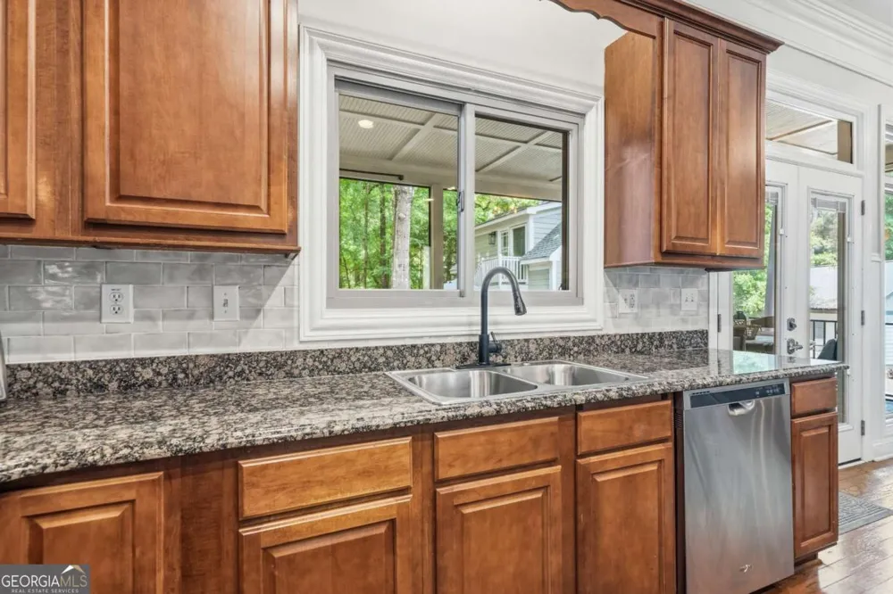160 Parkside LN Eatonton, GA 31024
