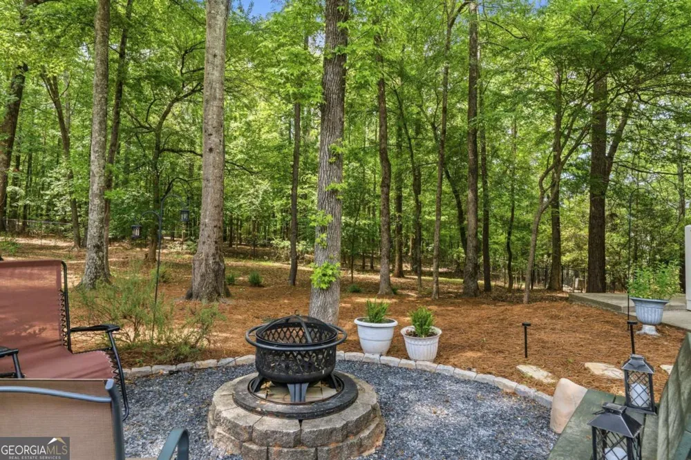 160 Parkside LN Eatonton, GA 31024