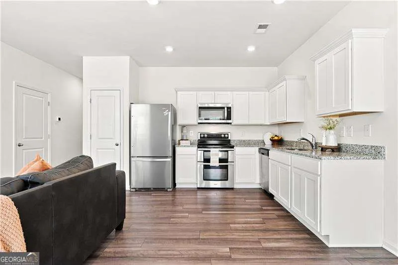 1052 Paddington DR Cartersville, GA 30120