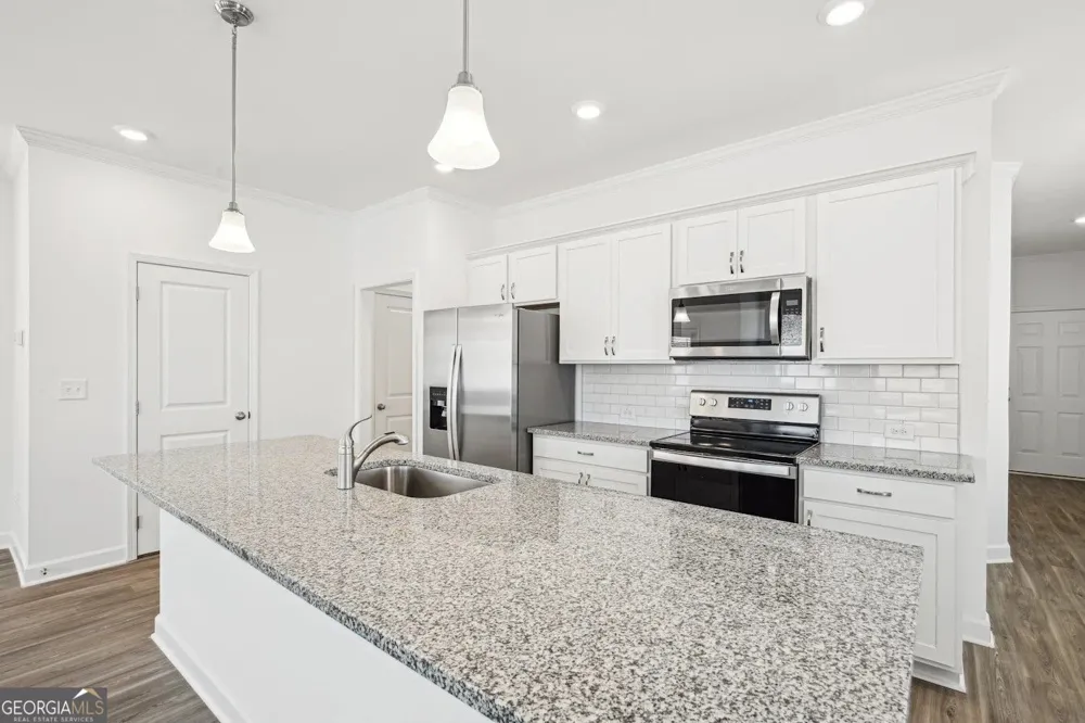 5059 Woodland HLS Powder Springs, GA 30127