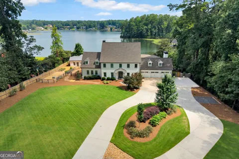 2880 Emerald DR