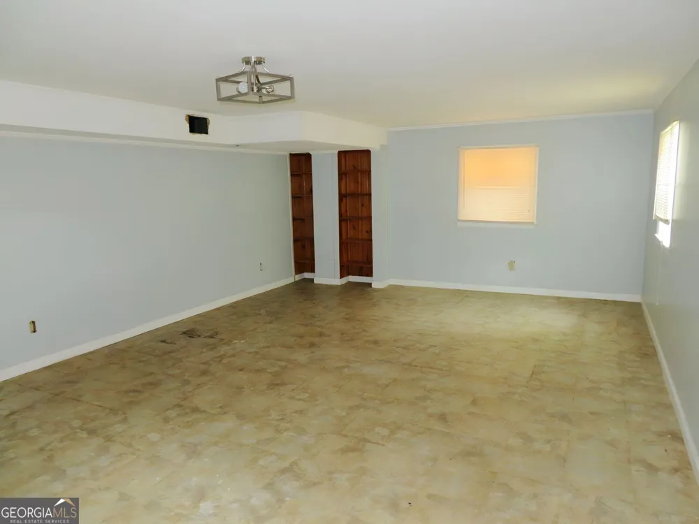 2705 Hayden DR East Point, GA 30344