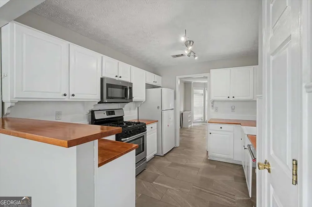 665 Peachtree Trail DR Suwanee, GA 30024