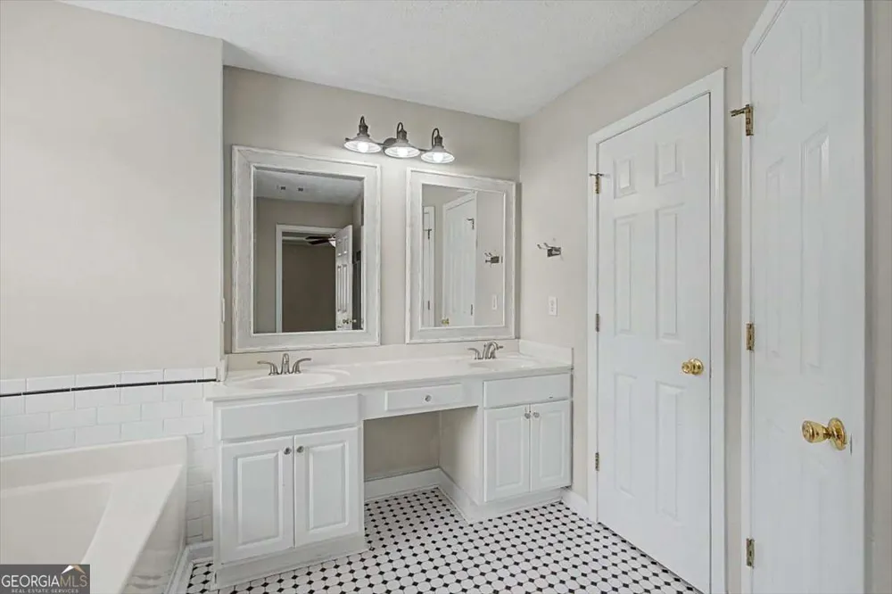 665 Peachtree Trail DR Suwanee, GA 30024